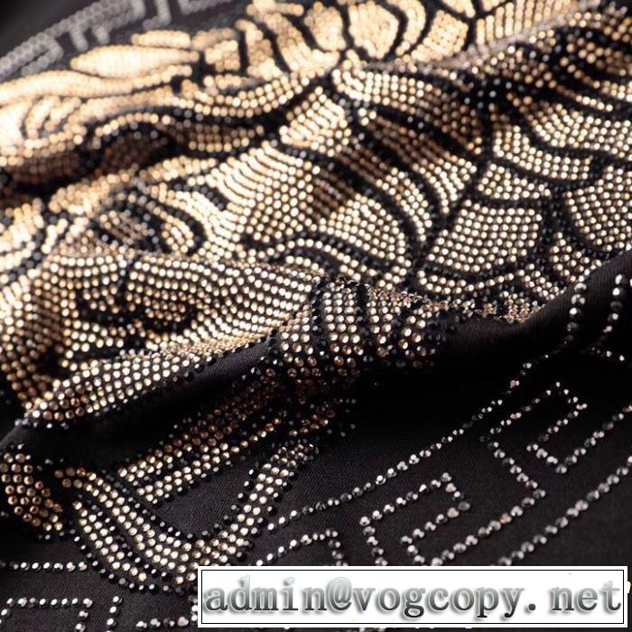 新作コレクションを見る 2019春夏も引き続き人気セール VERSACE ヴェルサーチ 半袖Tシャツ 2色可選