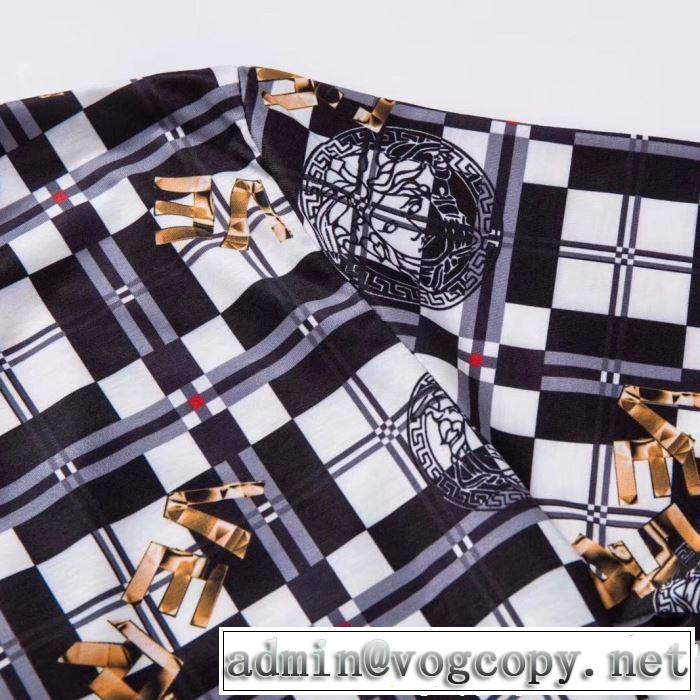 VERSACE ヴェルサーチ 半袖Tシャツ 2色可選 大人の華やかさを演出 【2019春夏】最新コレクション