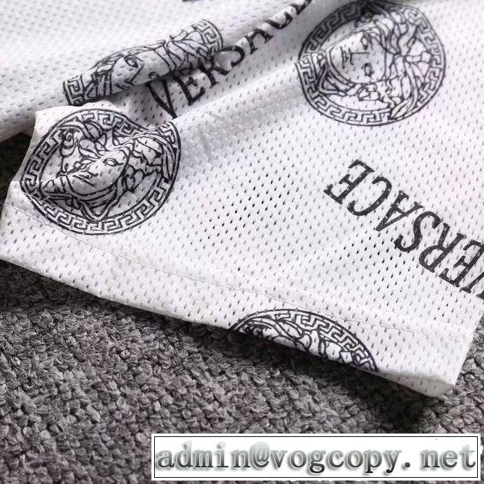 春色の最旬の人気アイテム 2019春夏トレンドアイテム VERSACE ヴェルサーチ 半袖Tシャツ 2色可選