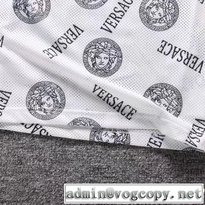 春色の最旬の人気アイテム 2019春夏トレンドアイテム VERSACE ヴェルサーチ 半袖Tシャツ 2色可選