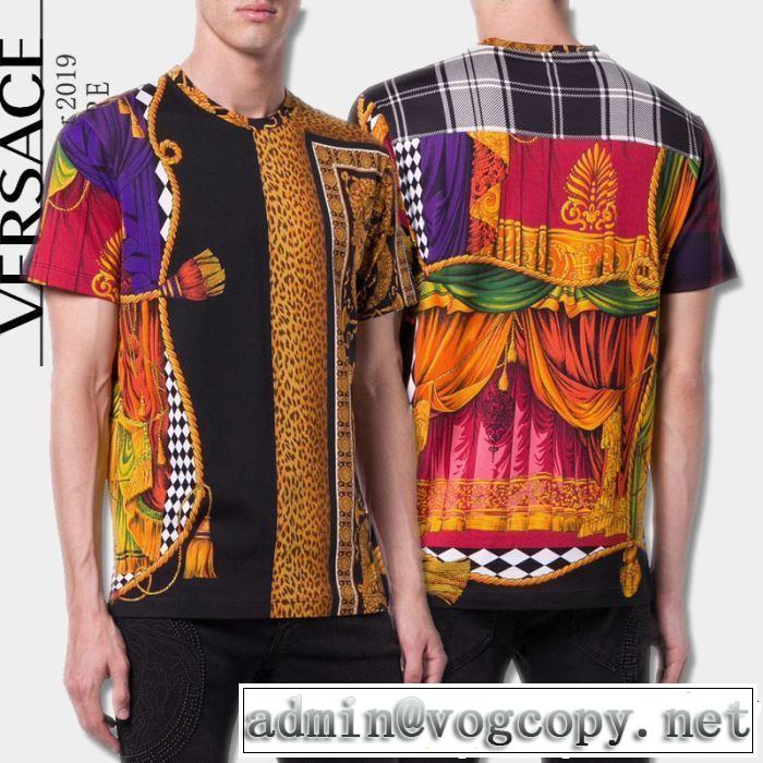 半袖Tシャツ VERSACE ヴェルサーチ  夏おすすめ人気ブランドアイテム 2019春夏トレンドアイテム