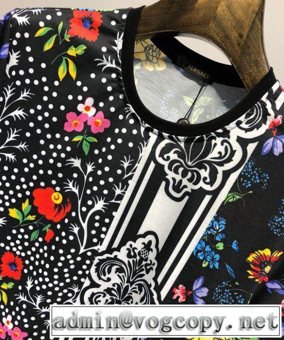 最新で完売確実 ヴェルサーチ2019春夏トレンドアイテム  VERSACE Tシャツ/半袖 限定デザイン大人気完売前に