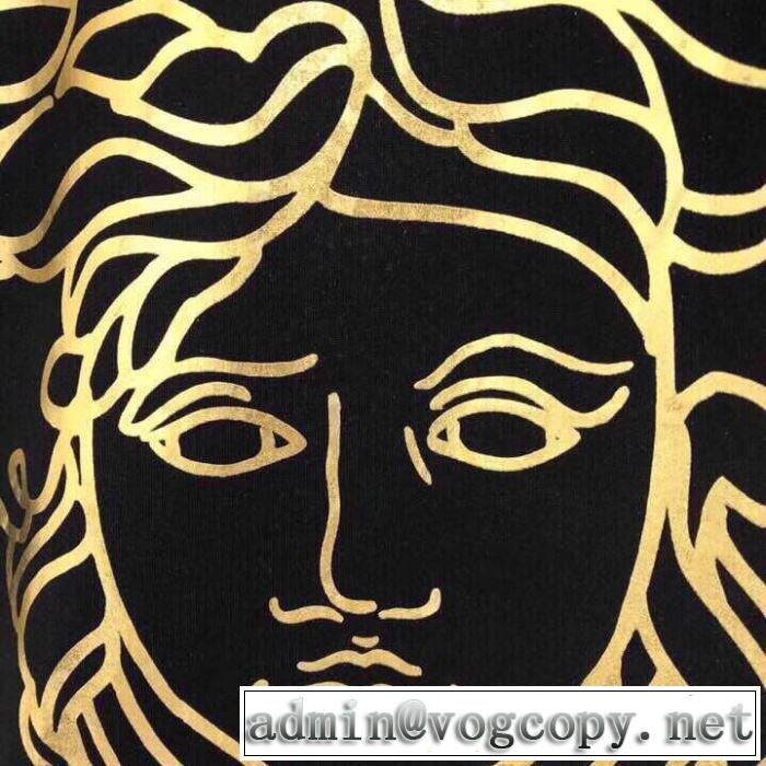 VERSACE 2019SSのトレンド商品 2色可選 Tシャツ/半袖夏ファッションをおしゃれに楽しもう ヴェルサーチ