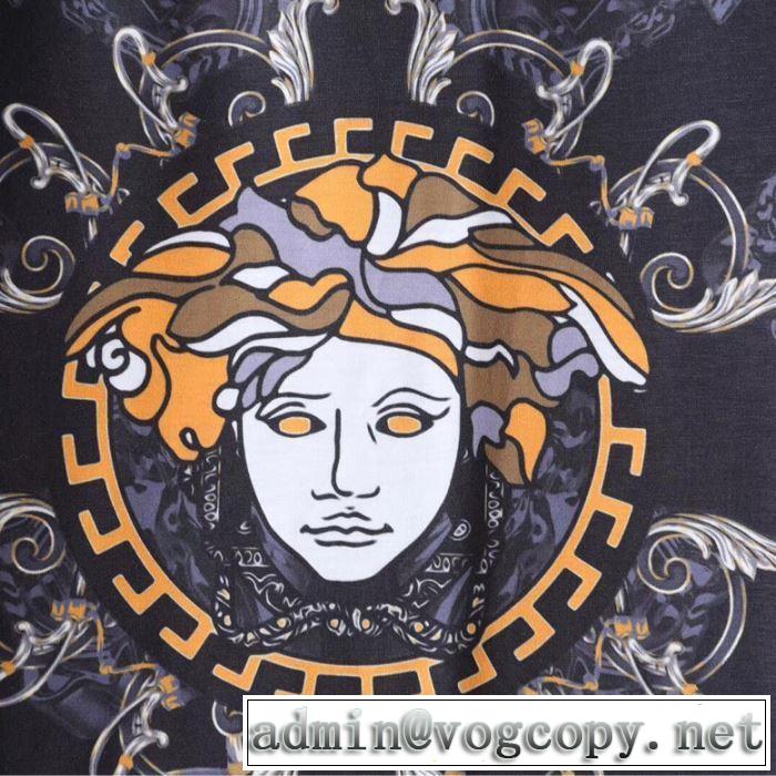 入手超困難 ヴェルサーチVERSACE 2019SSのトレンド商品 Tシャツ/半袖今シーズン注目のデザイン