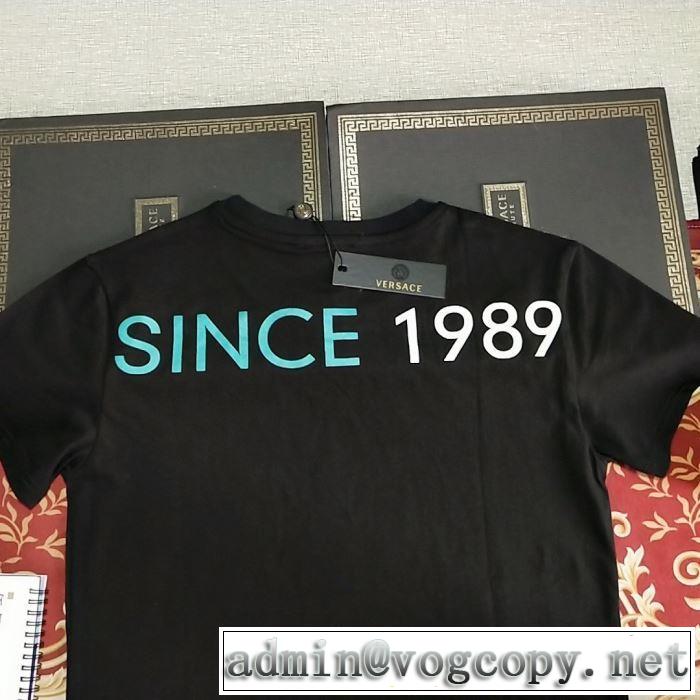 最新で完売確実 ヴェルサーチ VERSACE Tシャツ/半袖 コーデ選ばずおしゃれのポイント