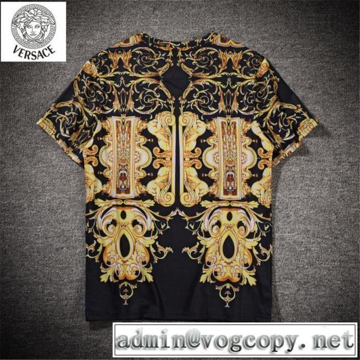Tシャツ/半袖  ヴェルサーチ人気モデル愛用 2019年夏の一押しファッションアイテム VERSACE