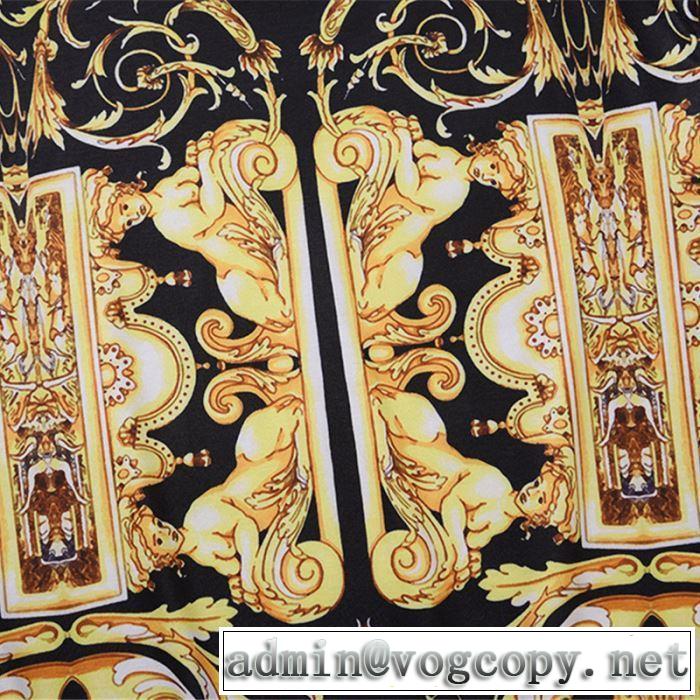 Tシャツ/半袖  ヴェルサーチ人気モデル愛用 2019年夏の一押しファッションアイテム VERSACE