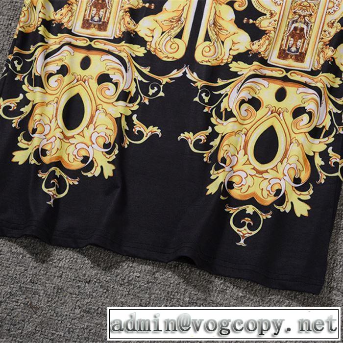 Tシャツ/半袖  ヴェルサーチ人気モデル愛用 2019年夏の一押しファッションアイテム VERSACE