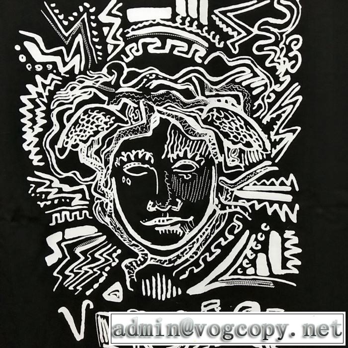 都市独特のトレンドアイテム VERSACE Tシャツ/半袖  ヴェルサーチ2019春夏人気トレンドアイテム