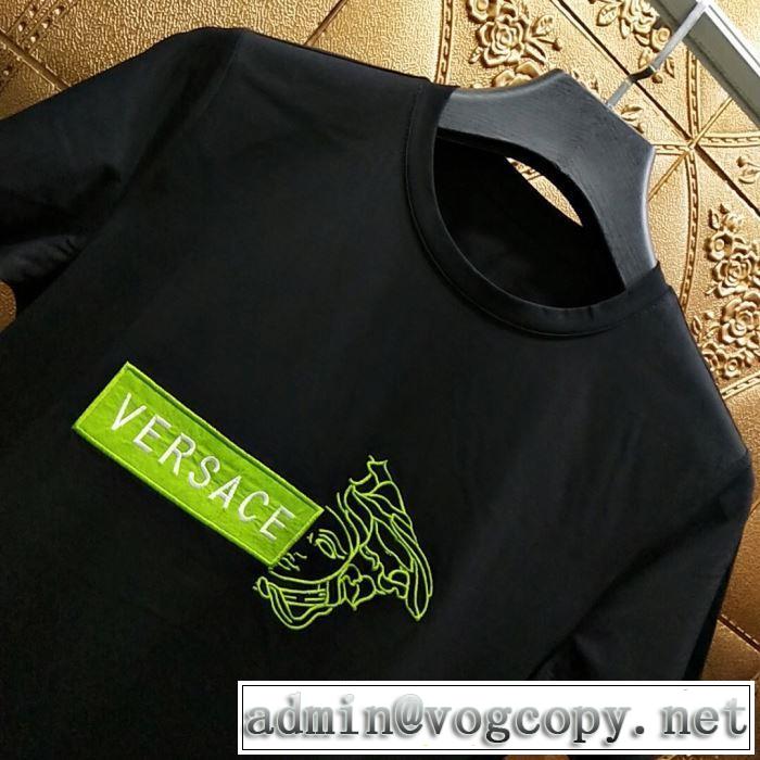Tシャツ/半袖 2色可選 2019限定 男性に人気ヴェルサーチ 今年は大きめの新作がトレンド VERSACE