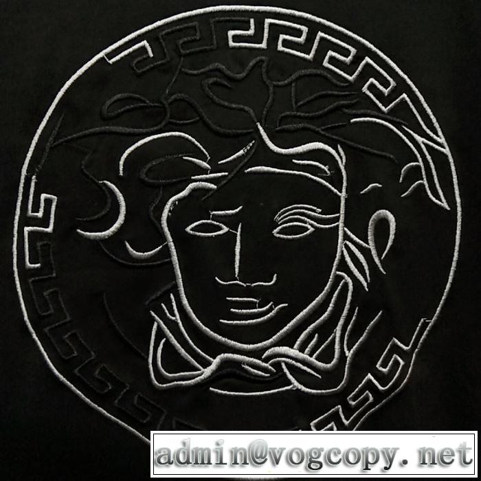 安心と信頼のお取引 ヴェルサーチ2019春夏の大注目トレンド  VERSACE Tシャツ/半袖