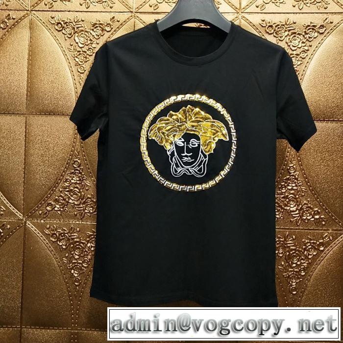 ヴェルサーチ注目度が高まり最新コレクション VERSACE Tシャツ/半袖  この夏絶対欲しい