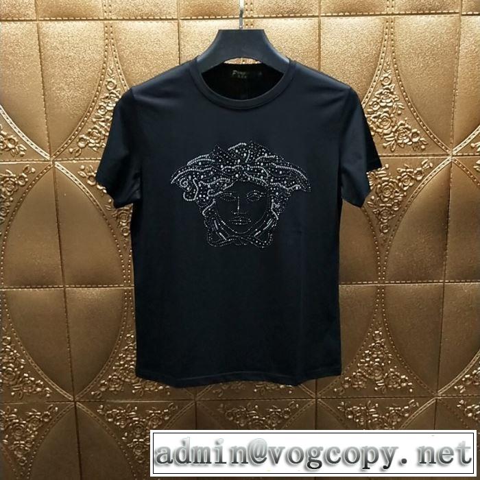 今年は大きめの新作がトレンドVERSACE Tシャツ/半袖 ヴェルサーチ2019年春夏シーズンの人気