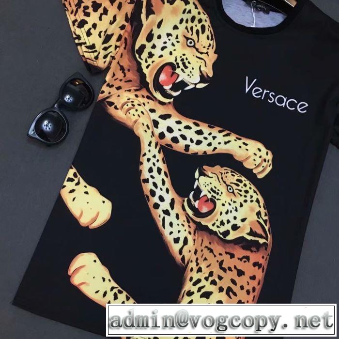 2019春夏の大注目トレンド VERSACE Tシャツ/半袖 ヴェルサーチ大人の色味  今年大人気