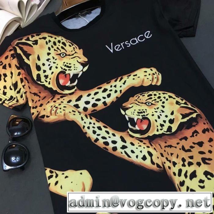 2019春夏の大注目トレンド VERSACE Tシャツ/半袖 ヴェルサーチ大人の色味  今年大人気