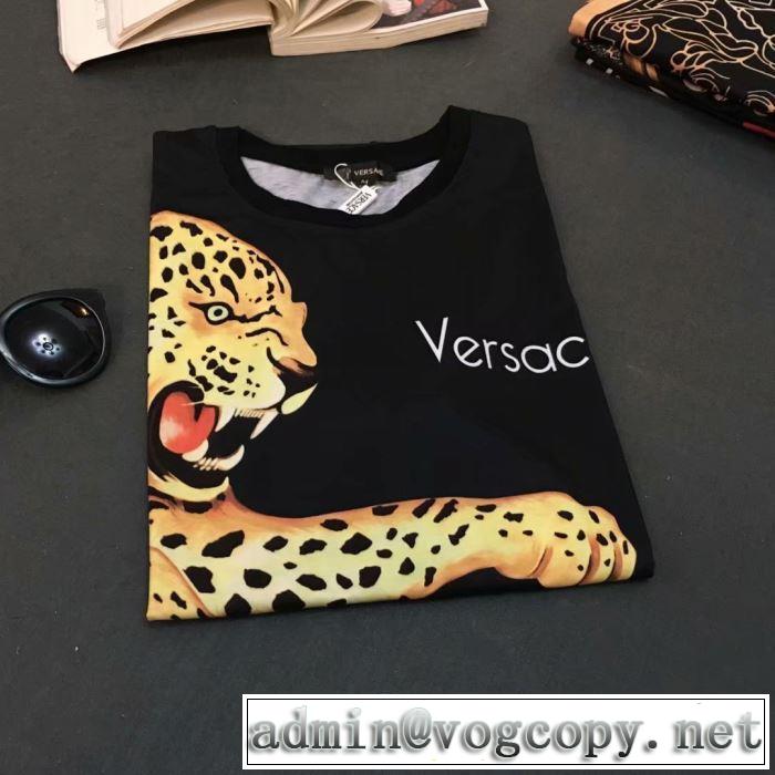 2019春夏の大注目トレンド VERSACE Tシャツ/半袖 ヴェルサーチ大人の色味  今年大人気
