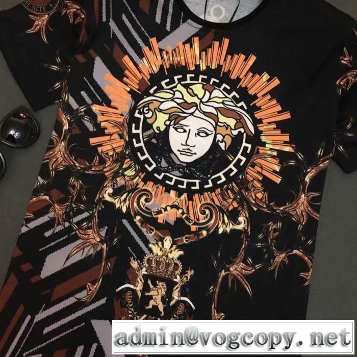在庫確保済 ヴェルサーチ2019年夏の一押しファッションアイテム VERSACE Tシャツ/半袖