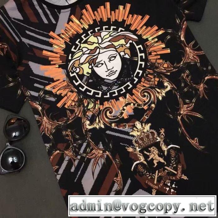 在庫確保済 ヴェルサーチ2019年夏の一押しファッションアイテム VERSACE Tシャツ/半袖
