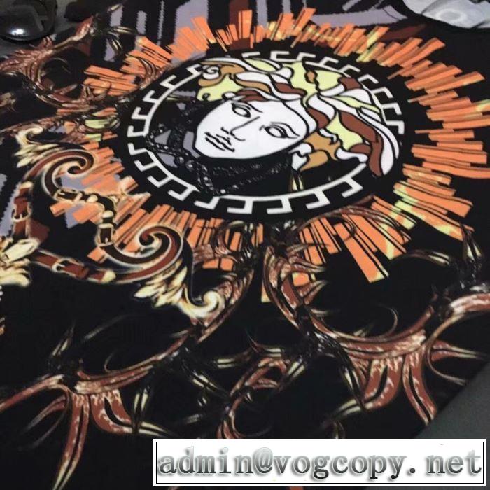 在庫確保済 ヴェルサーチ2019年夏の一押しファッションアイテム VERSACE Tシャツ/半袖