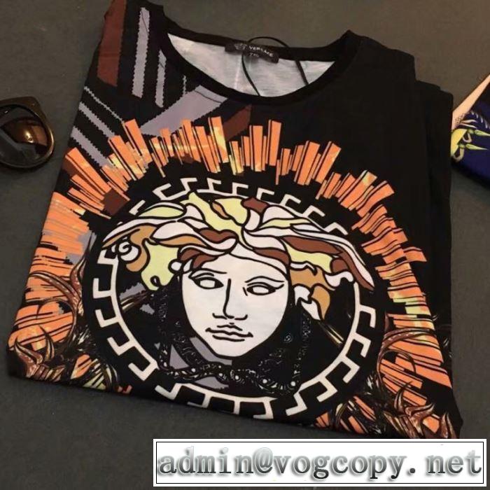 在庫確保済 ヴェルサーチ2019年夏の一押しファッションアイテム VERSACE Tシャツ/半袖