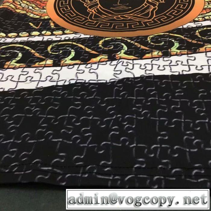 最新で完売確実 ヴェルサーチ2019夏ファション新品 VERSACE Tシャツ/半袖 王道コンビ