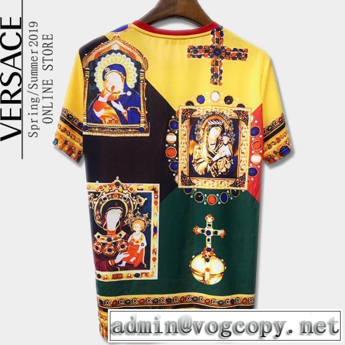人気上昇中 ヴェルサーチ2019限定 男性に人気 VERSACE Tシャツ/半袖  海外セレブは大人気