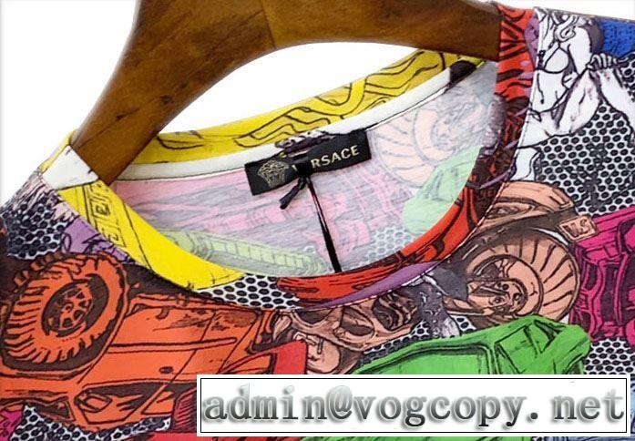 最新で完売確実 ヴェルサーチ 特に夏は人気アイテム VERSACE Tシャツ/半袖 2019年春夏シーズンの人気