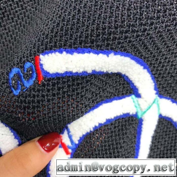 今季流行りの人気新作 2019即旬な装いに 季節感をプラス人気商品 CH CH 半袖Tシャツ 2色可選
