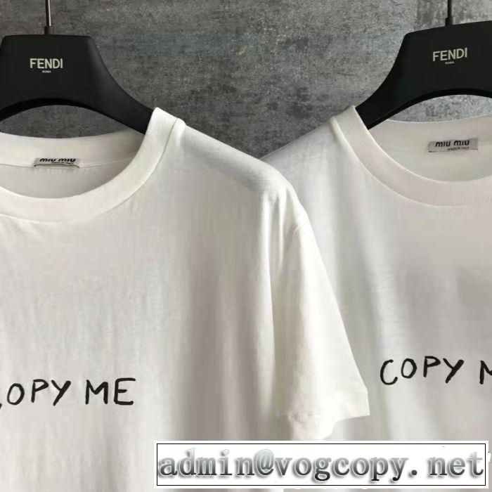 リラックススタイルが実現 2019年春夏のトレンドアイテム ミュウミュウ MIUMIU 半袖Tシャツ