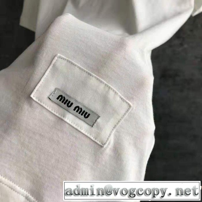 リラックススタイルが実現 2019年春夏のトレンドアイテム ミュウミュウ MIUMIU 半袖Tシャツ