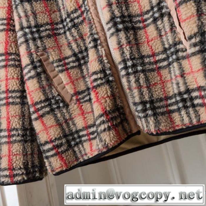 バーバリー 大胆なチェックの人気トレンド BURBERRY 秋服コーデ2019年版 ハーフコート 秋にはやる最新作を先取り