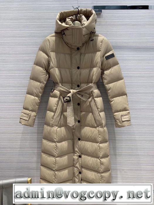 バーバリー BURBERRY 最新秋冬トレンドをチェック！2019-20秋冬 2色可選 絶対おさえるべきカラーと最新 ダウンジャケット やっぱり優しい色