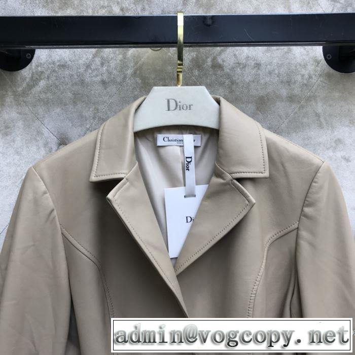 今年の流行りファション ディオール DIOR 絶対おさえるべきカラーと最新  ダスター コート 最新秋冬トレンドをチェック！2019-20秋冬