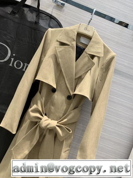 ダスター コートやっぱり優しい色  ディオール 【2019秋冬トレンド】押さえておきたい DIOR  サイズのよさを感じる新作