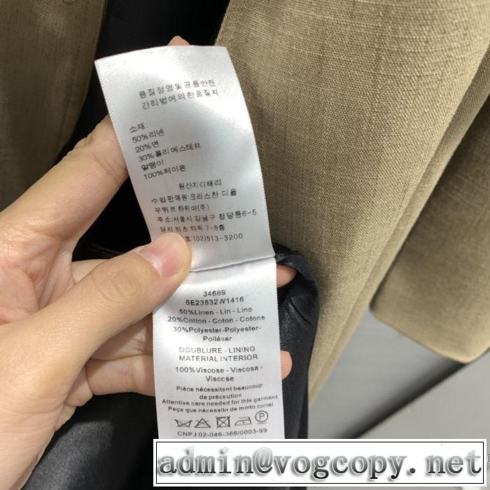 ダスター コートやっぱり優しい色  ディオール 【2019秋冬トレンド】押さえておきたい DIOR  サイズのよさを感じる新作