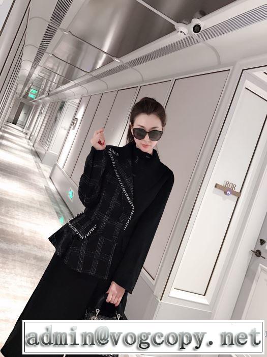 DIOR  ファッション上級者向け ディオール 素敵続くトレンド 2019秋冬トレンドデザイン  スカート 人気の秋冬新作再登場