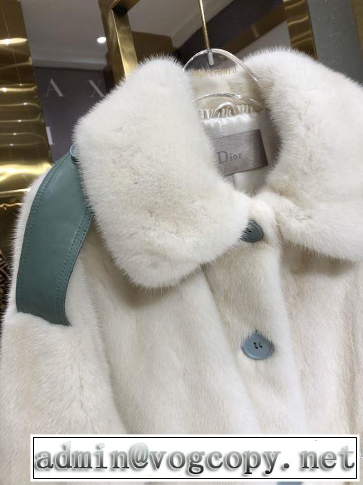 ハーフコート 秋冬ファッションコーディネート ディオール 2019-2020秋冬のファッション DIOR 人気ファッション雑誌でも掲載