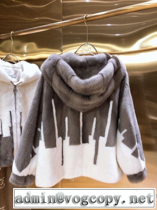 秋冬もちろん主役級 フード付きコート 大人かわいい秋冬コーデを楽しみ ディオール DIOR  2019秋のファッショントレンドはこれ
