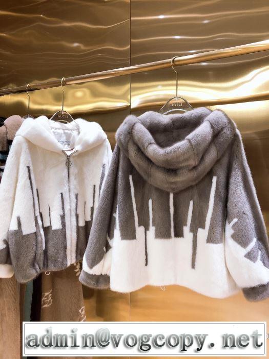 秋冬もちろん主役級 フード付きコート 大人かわいい秋冬コーデを楽しみ ディオール DIOR  2019秋のファッショントレンドはこれ