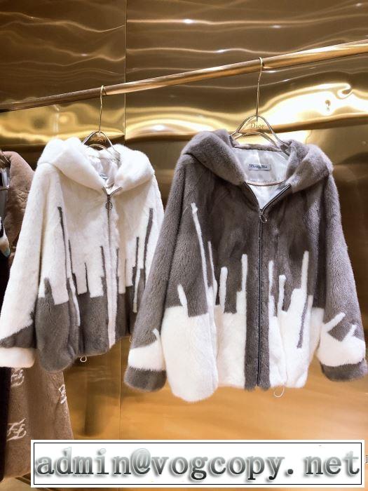 秋冬もちろん主役級 フード付きコート 大人かわいい秋冬コーデを楽しみ ディオール DIOR  2019秋のファッショントレンドはこれ