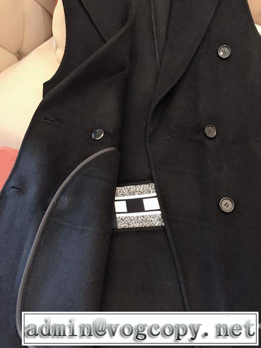 ディオール秋冬コーデと相性がいい  DIOR 2019トレンド秋冬おすすめ安い コート おしゃれなファッションコーデ
