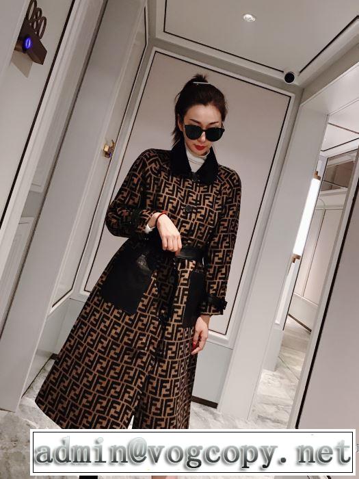 最新トレンドコーデおすすめ　スカート 使いやすさのトレンド　フェンディ機能性が良くブランド新品　FENDI 2019-2020秋冬のファッション