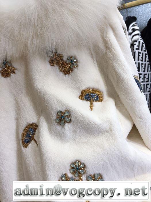 秋冬もちろん主役級　フェンディ FENDI 大人かわいい秋冬コーデを楽しみ　ハーフコート2019秋のファッショントレンドはこれ
