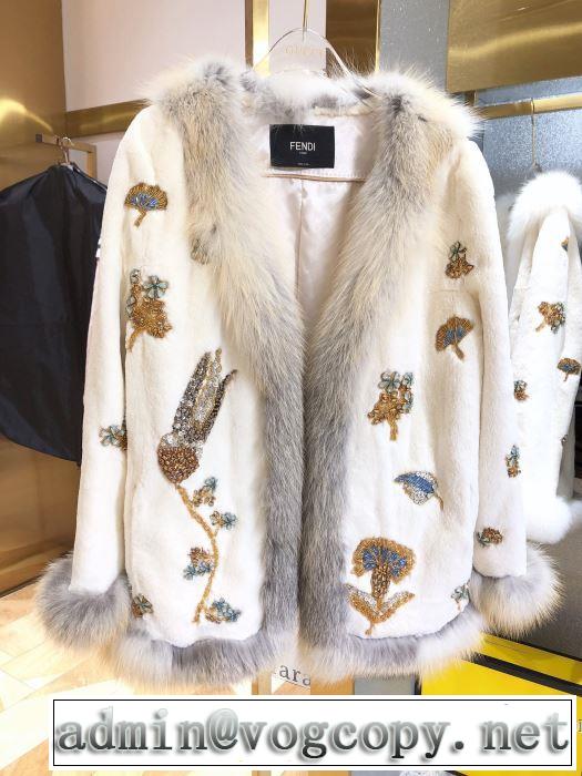 フェンディ 秋ファションのトレンド　FENDI　一番おしゃれ秋冬トレンド　ハーフコート　2019秋に注目したい