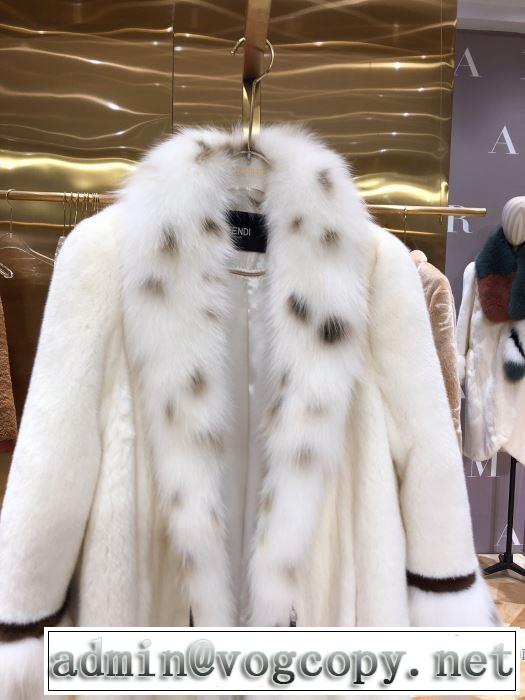 おしゃれさんはいち早く取り　フェンディ 2019秋、イチオシ上品　FENDI　コート 新作アイテムが今年流
