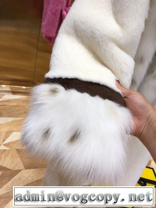 おしゃれさんはいち早く取り　フェンディ 2019秋、イチオシ上品　FENDI　コート 新作アイテムが今年流