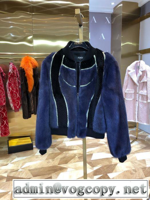 FENDI　秋冬コーデと相性がいい　フェンディ ハーフコートおしゃれなファッションコーデ　2019トレンド秋冬おすすめ安い