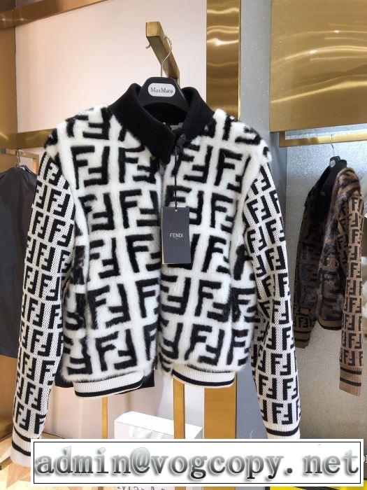 最速2019秋冬トレンドブランド　フェンディ FENDI　シンプルに着こなしたい　ハーフコート　今年らしい新しい人気色