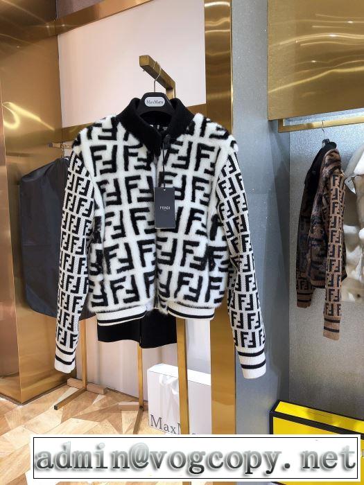 最速2019秋冬トレンドブランド　フェンディ FENDI　シンプルに着こなしたい　ハーフコート　今年らしい新しい人気色