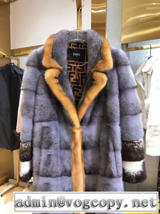 コート　おしゃれでおすすめ今季トレンド　フェンディ 今季トレンドをうまく取り　FENDI　2019トレンドファッション新品　